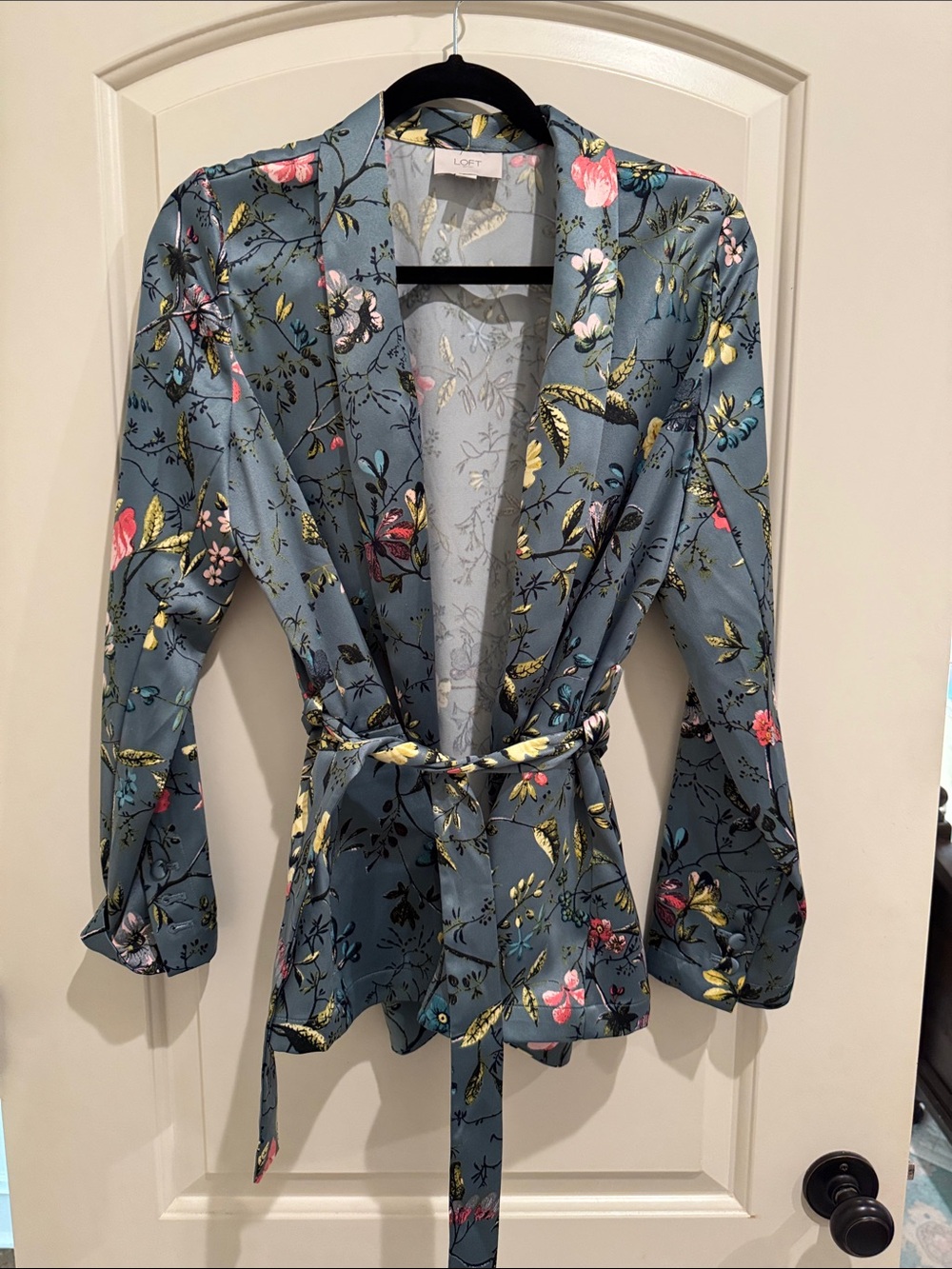 LIKE NEW Loft Floral Satin Tie Blazer